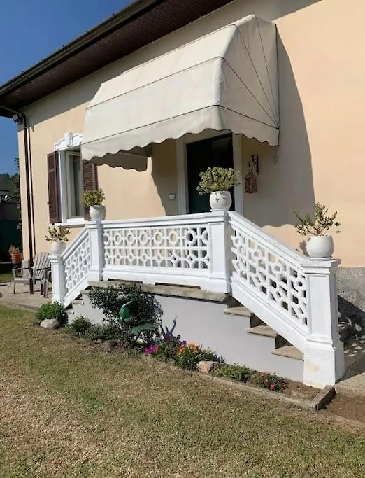 Casa Matilde Accogliente Casa Immersa Nel Verde Sesto Calende 0*,  Italy